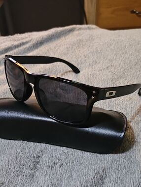Oakley Holbrook New Mens